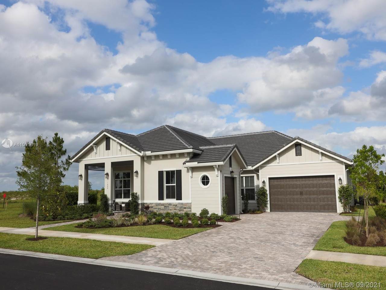 1022 Castaway Ct - Photo 1