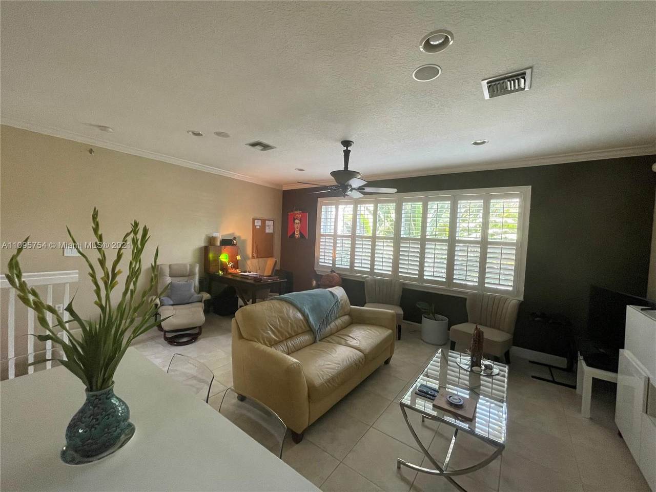 707 4 Ave - Photo 1