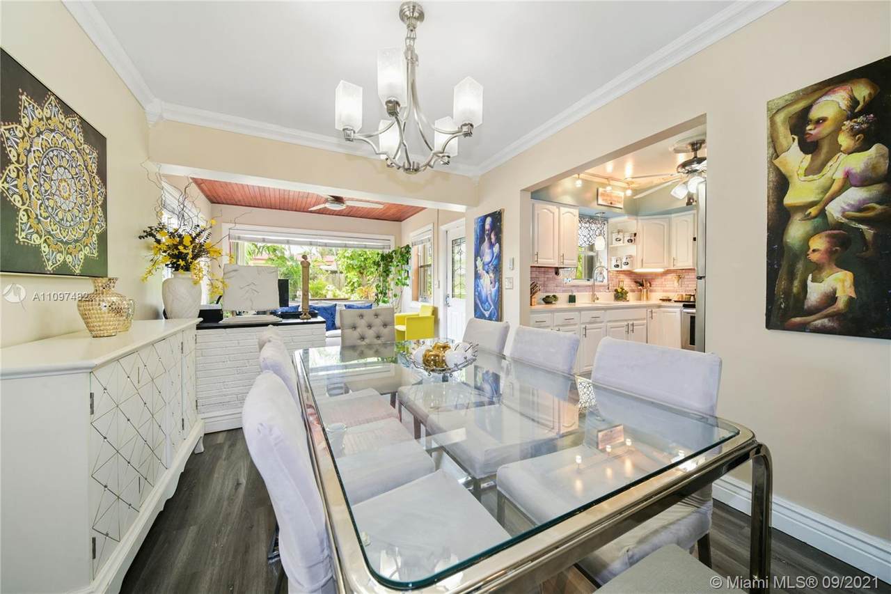 2300 57th Way - Photo 1