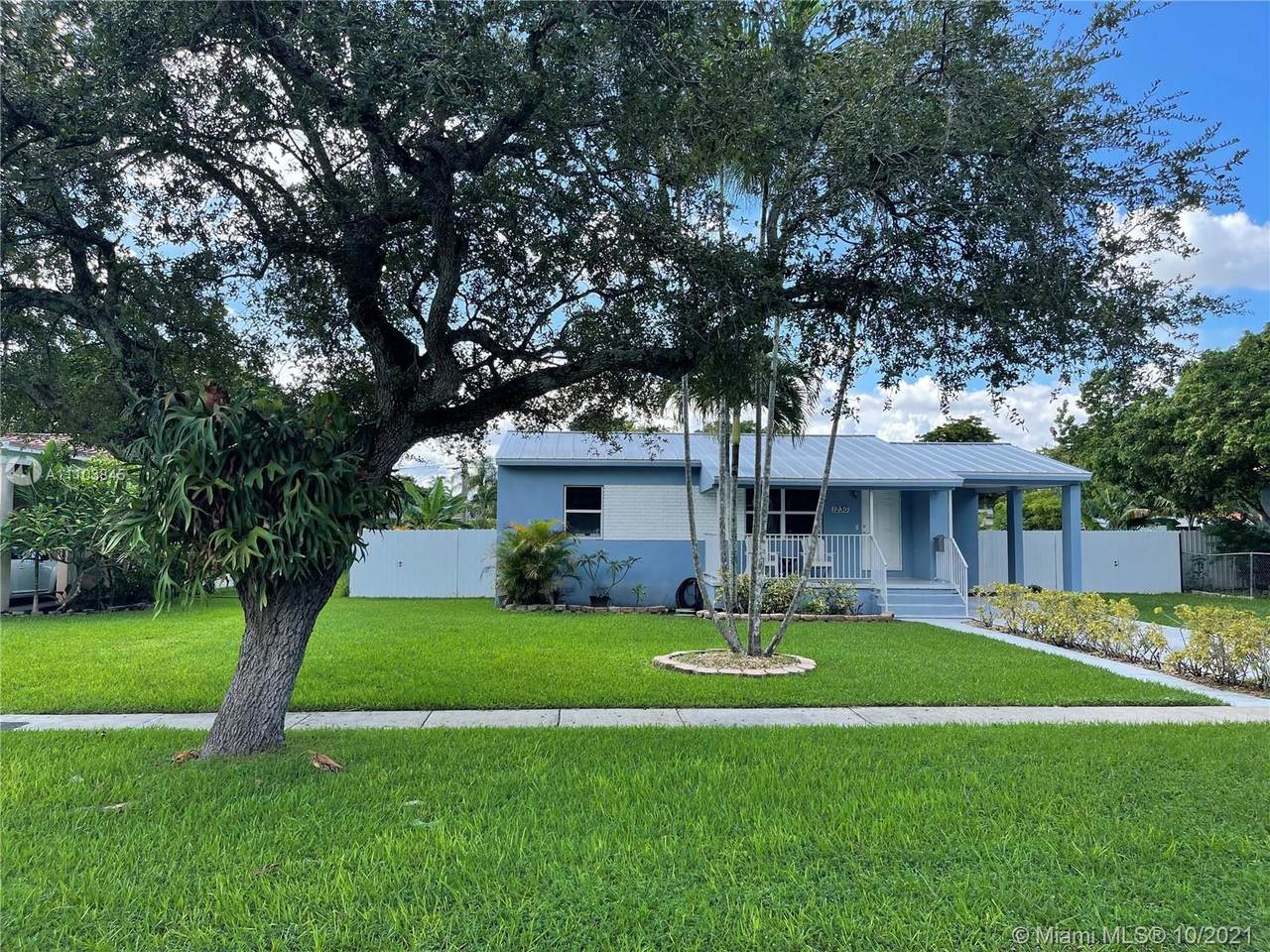 1230 Wren Ave - Photo 1