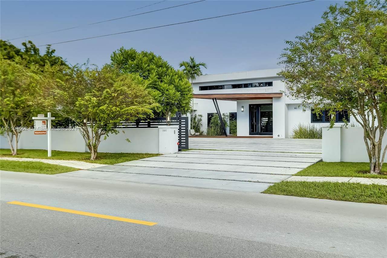 1601 Diplomat Pkwy - Photo 1