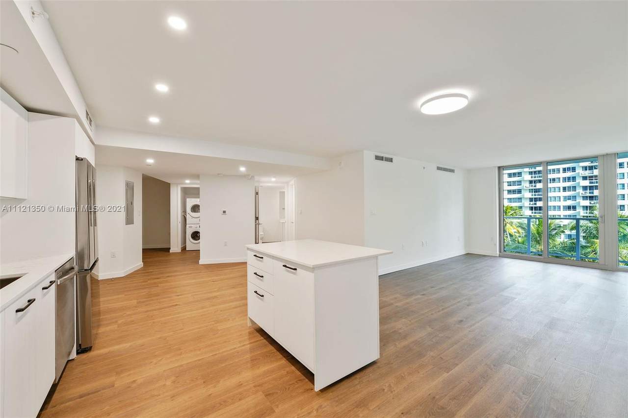 1504 Bay Rd - Photo 1