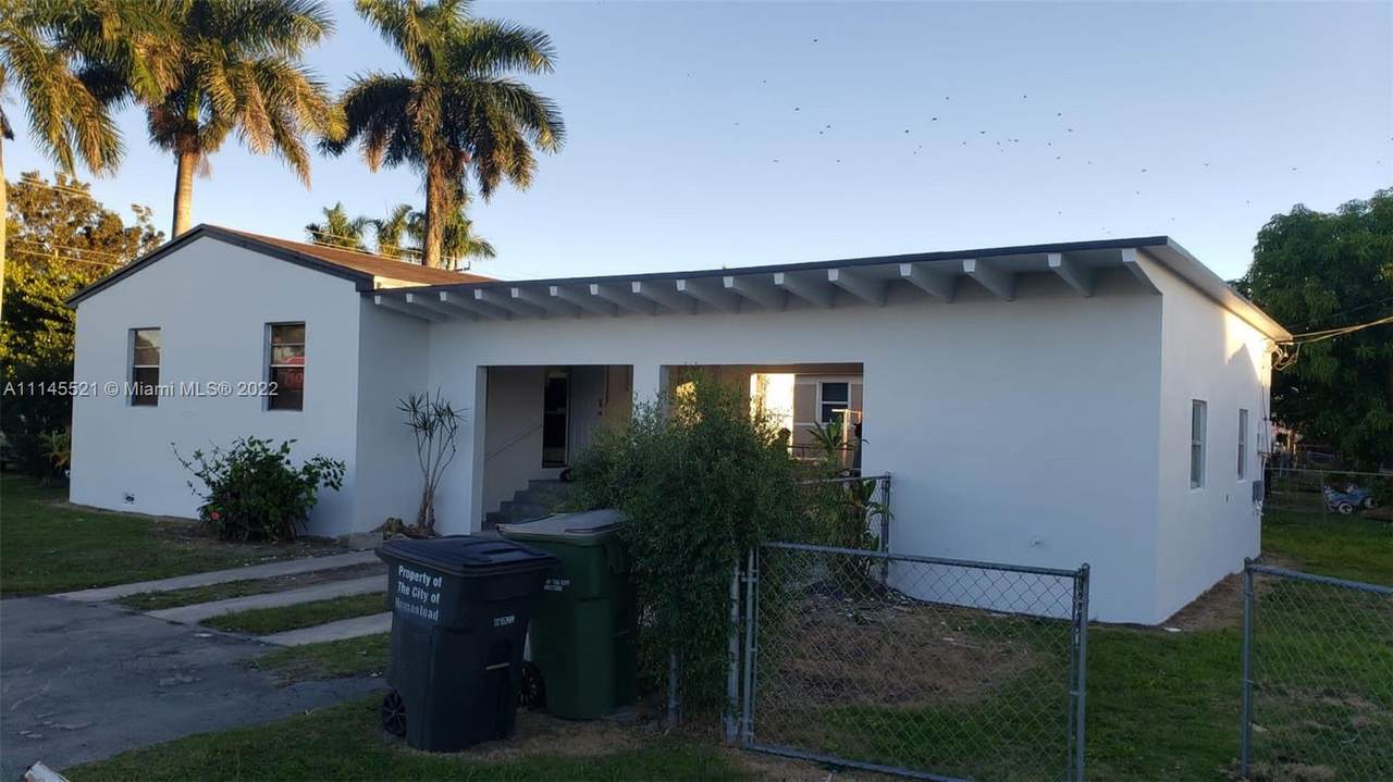 942 6th Ave - Photo 1