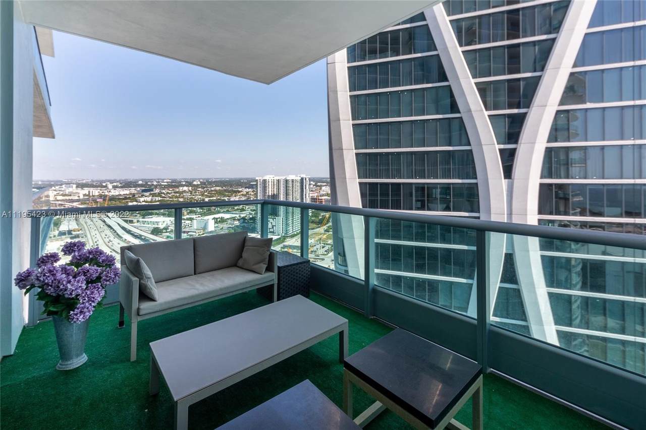 900 Biscayne Blvd - Photo 1