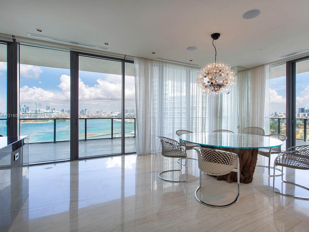https://bt-photos.global.ssl.fastly.net/miami/1280_boomver_3_A11216039-2.jpg