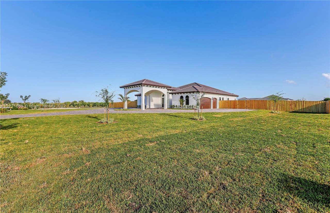 28180 Sw 175 Ave - Photo 1