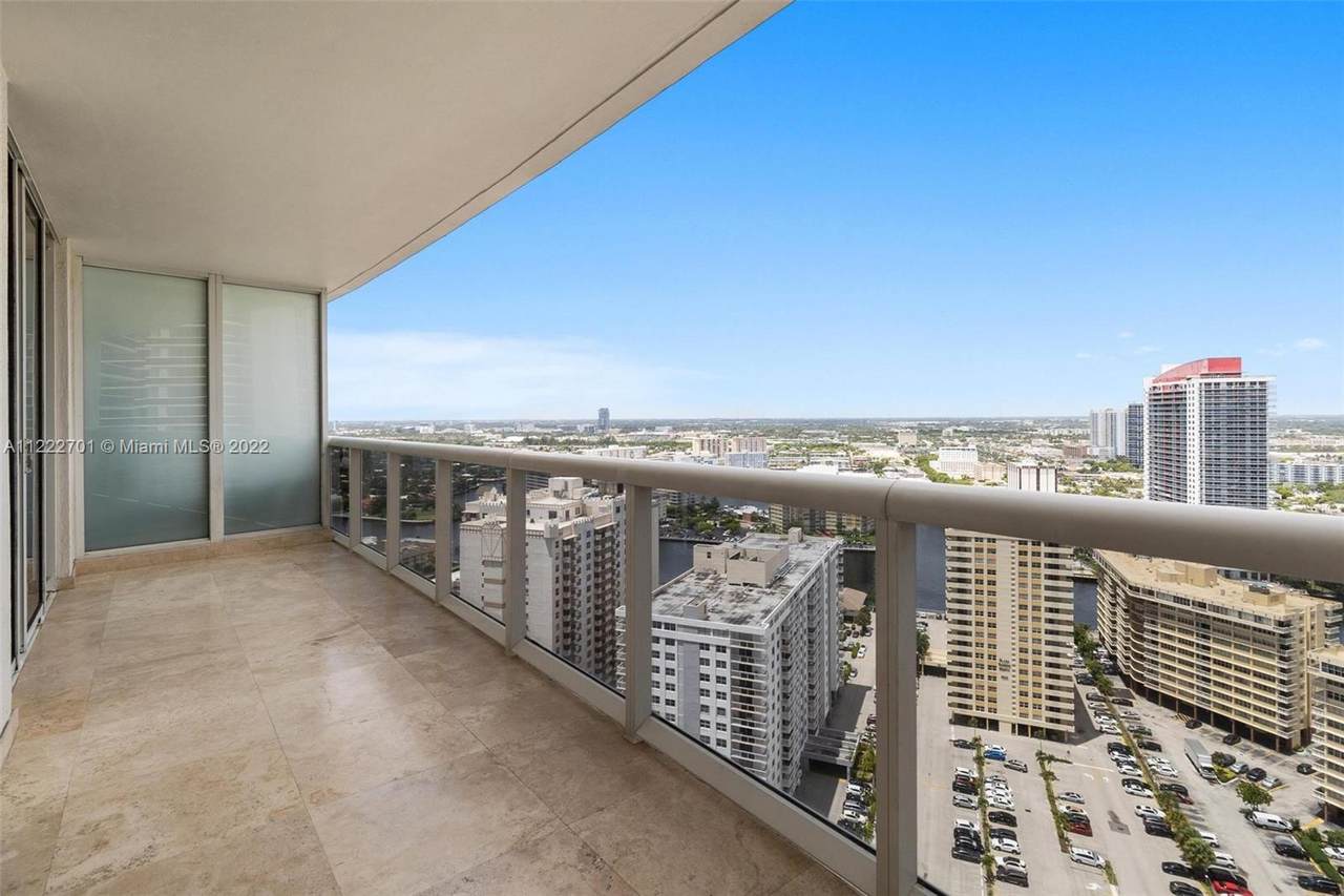 1850 Ocean Dr - Photo 1