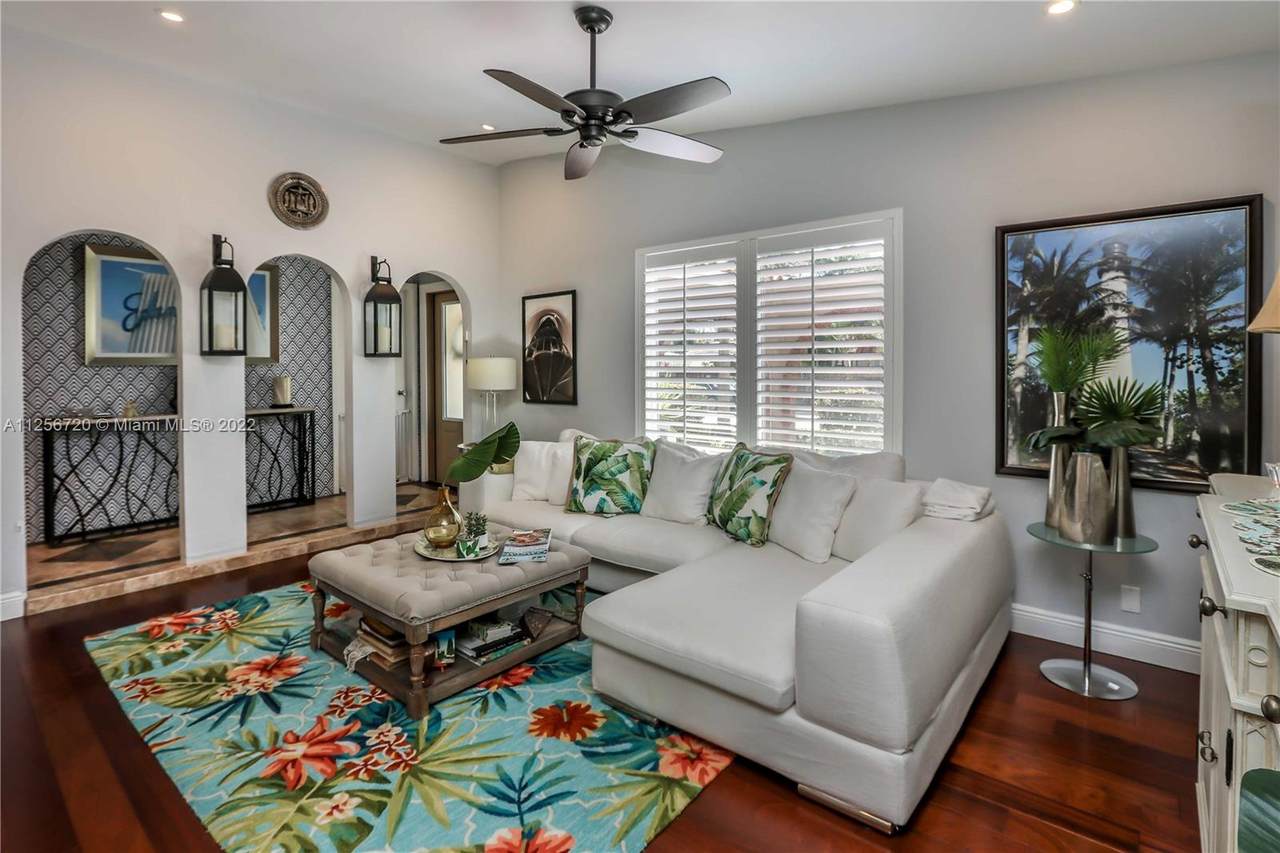 1119 Buchanan St - Photo 1