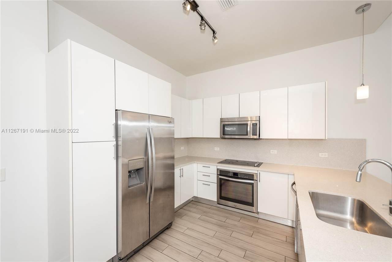 999 1st Ave - Photo 1