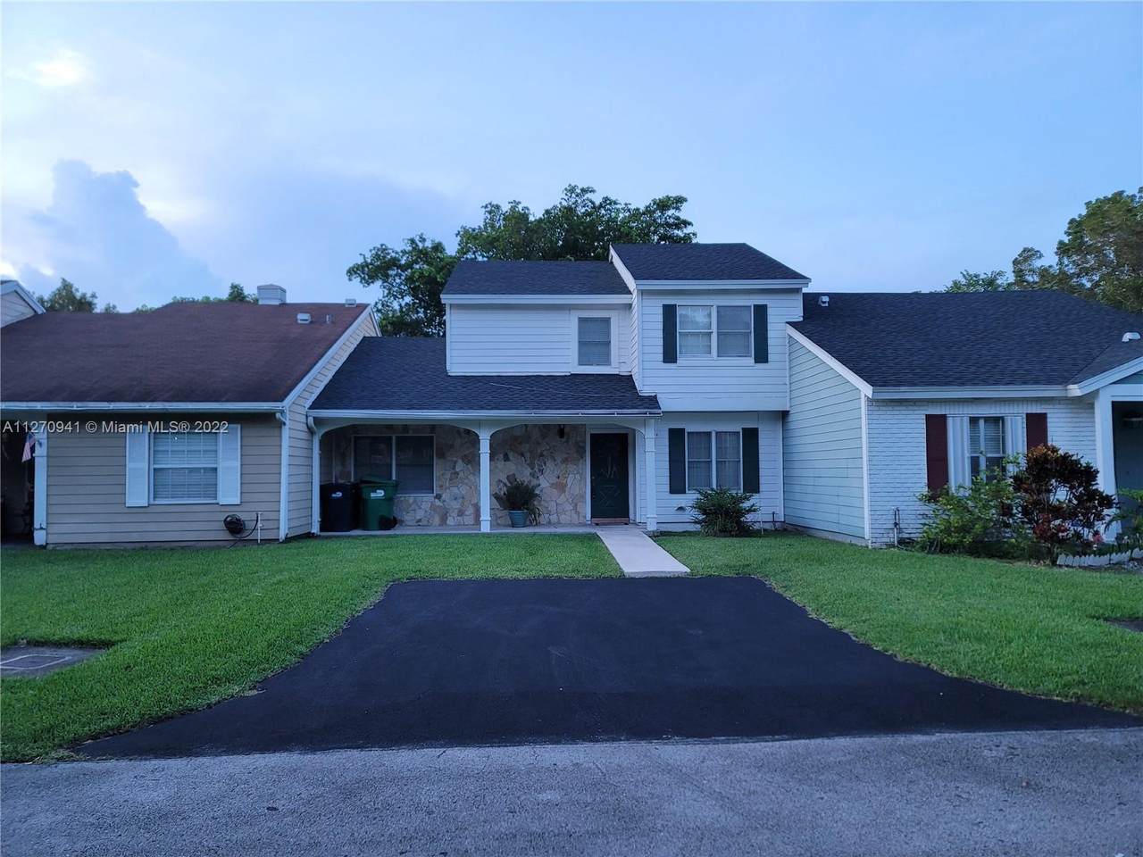 14526 142nd Ct Cir - Photo 1