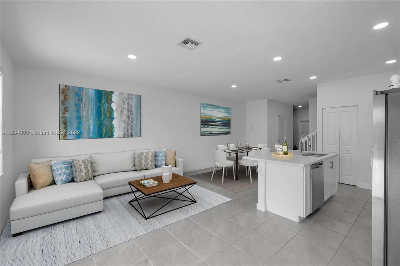 25246 107th Ct - Photo 1
