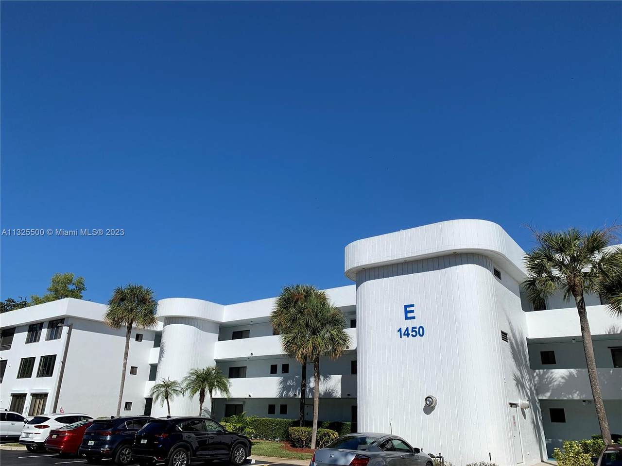 1450 Sheridan St - Photo 1