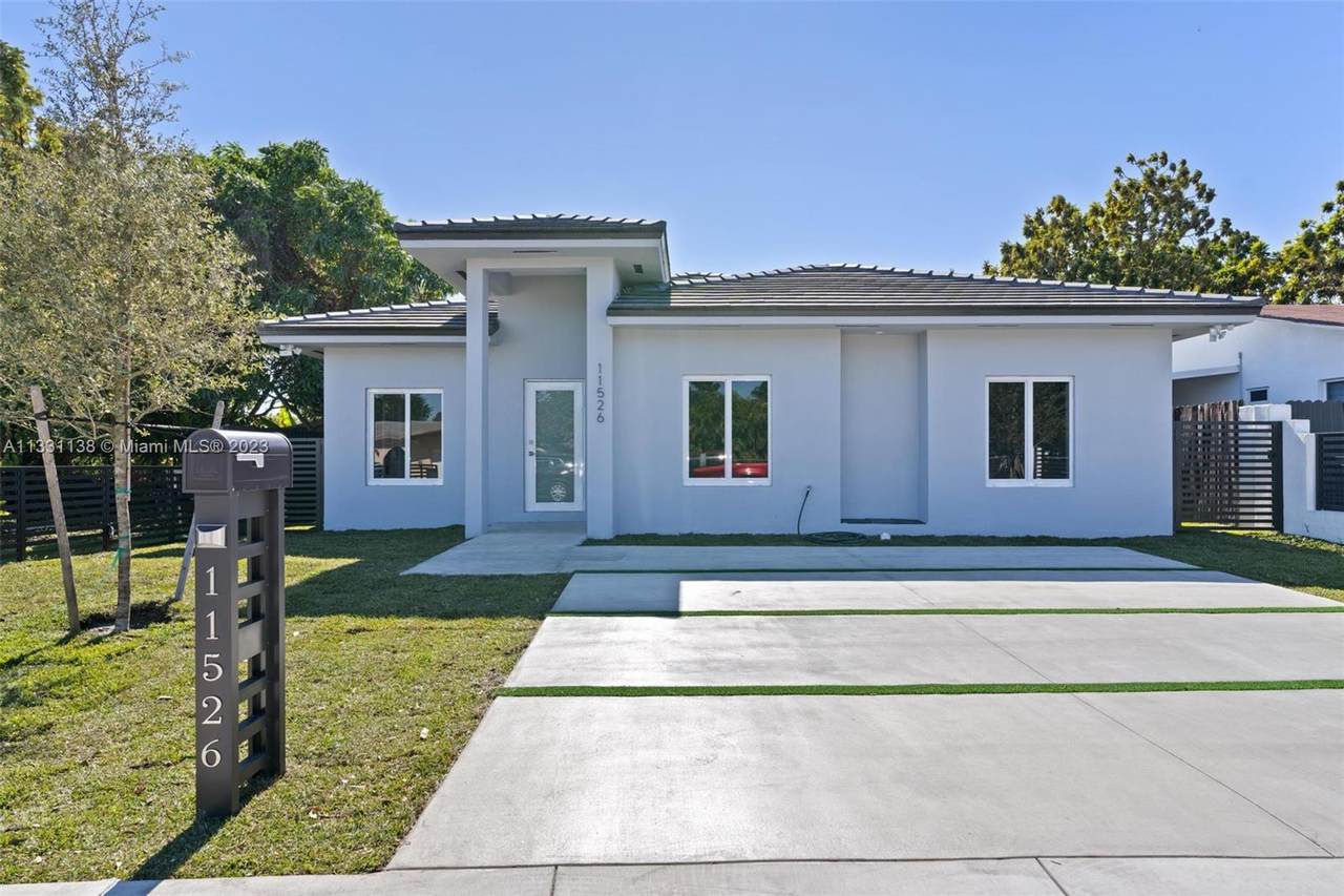 11526 184 STREET - Photo 1