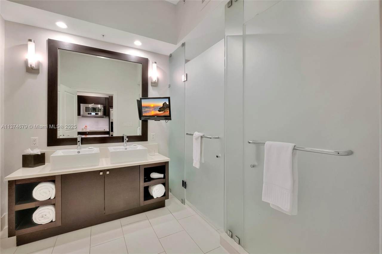 https://bt-photos.global.ssl.fastly.net/miami/1280_boomver_3_A11374679-2.jpg