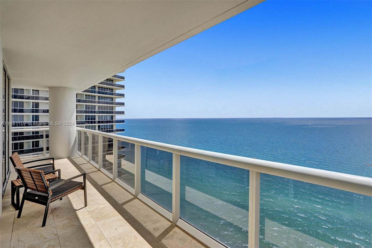 1850 Ocean Dr - Photo 1