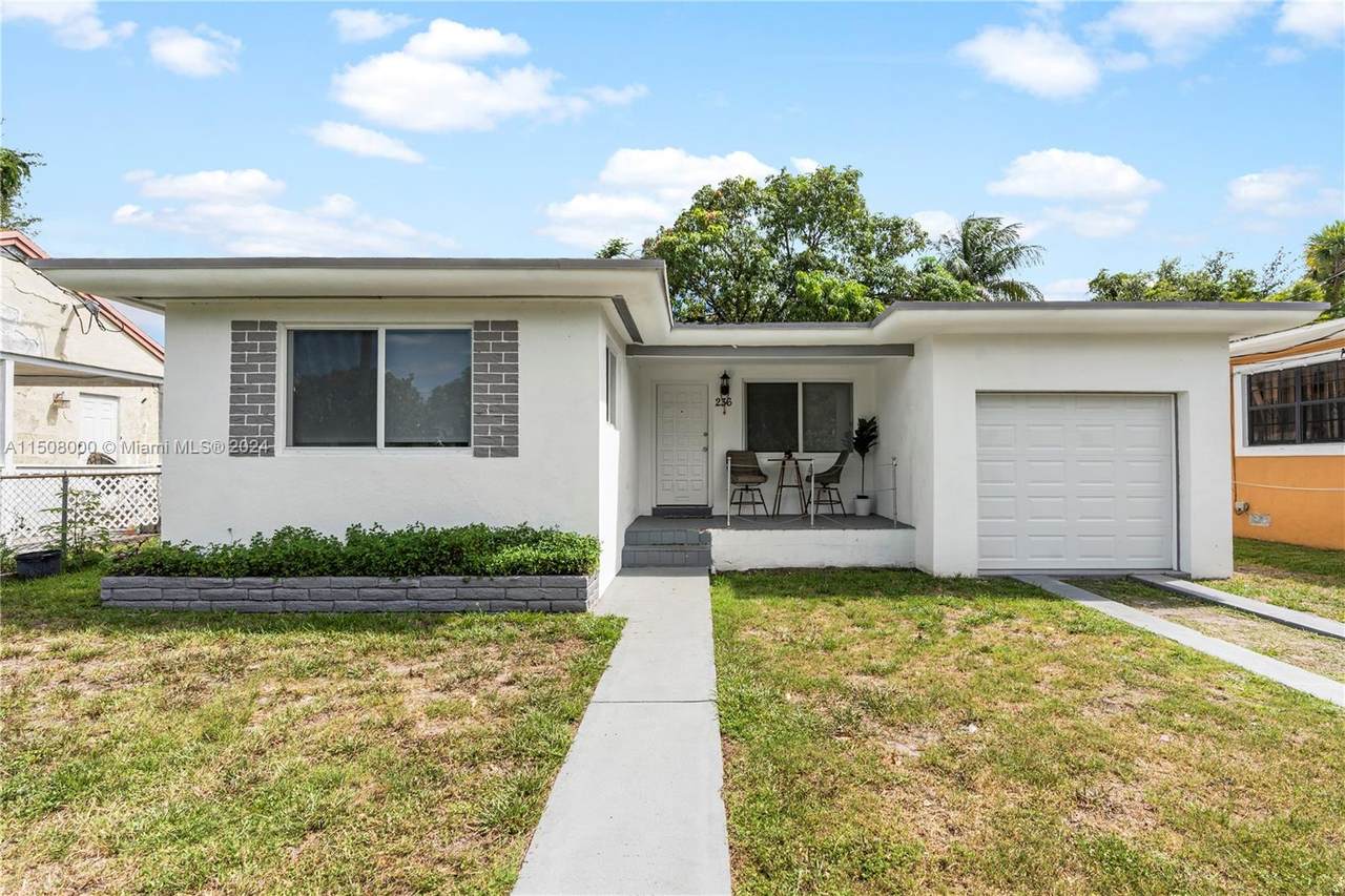 236 42nd St - Photo 1
