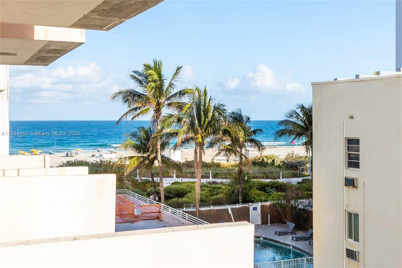 345 Ocean Dr - Photo 1
