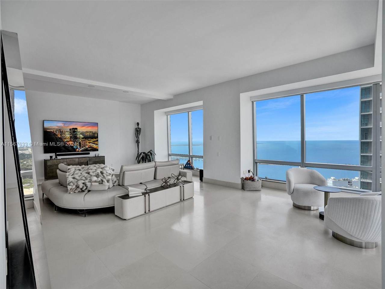 1425 Brickell Ave - Photo 1