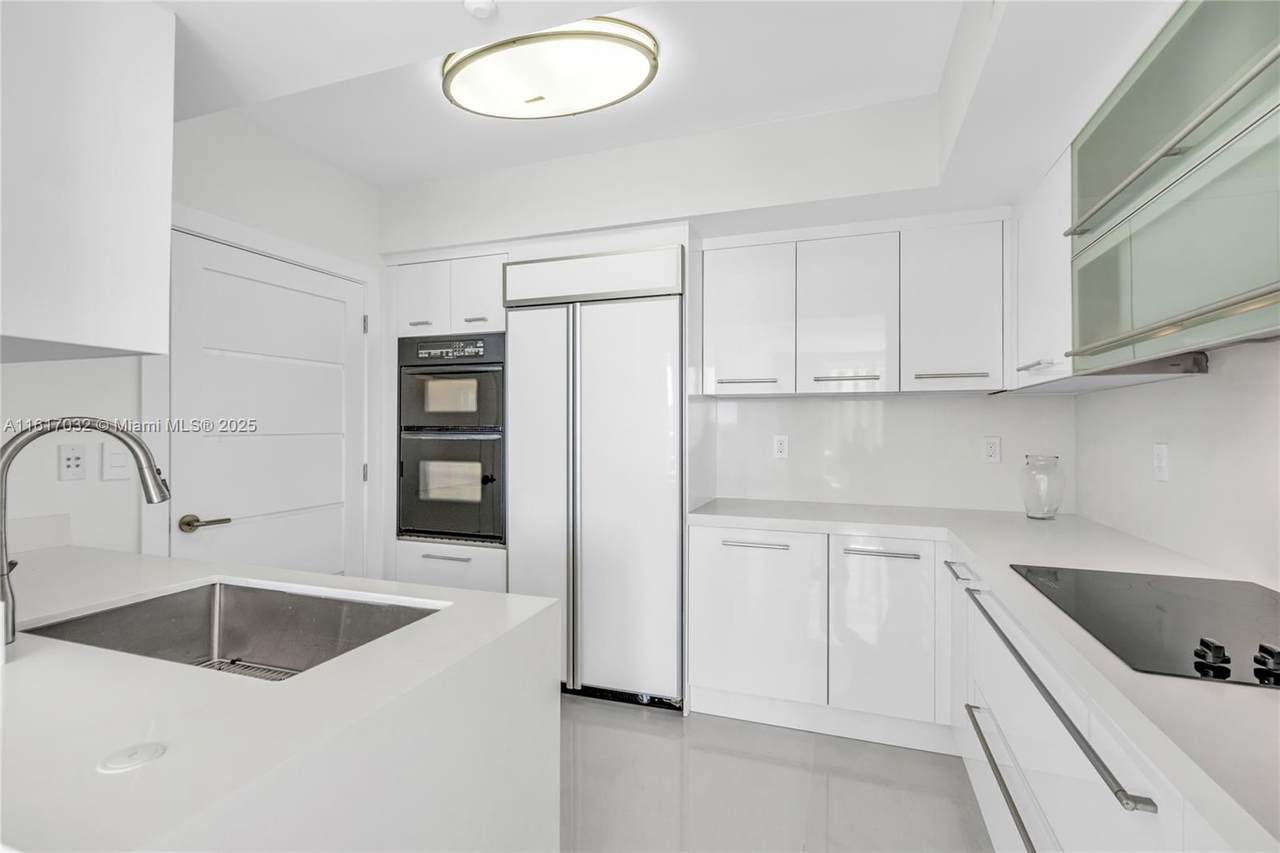 18911 Collins Ave - Photo 1