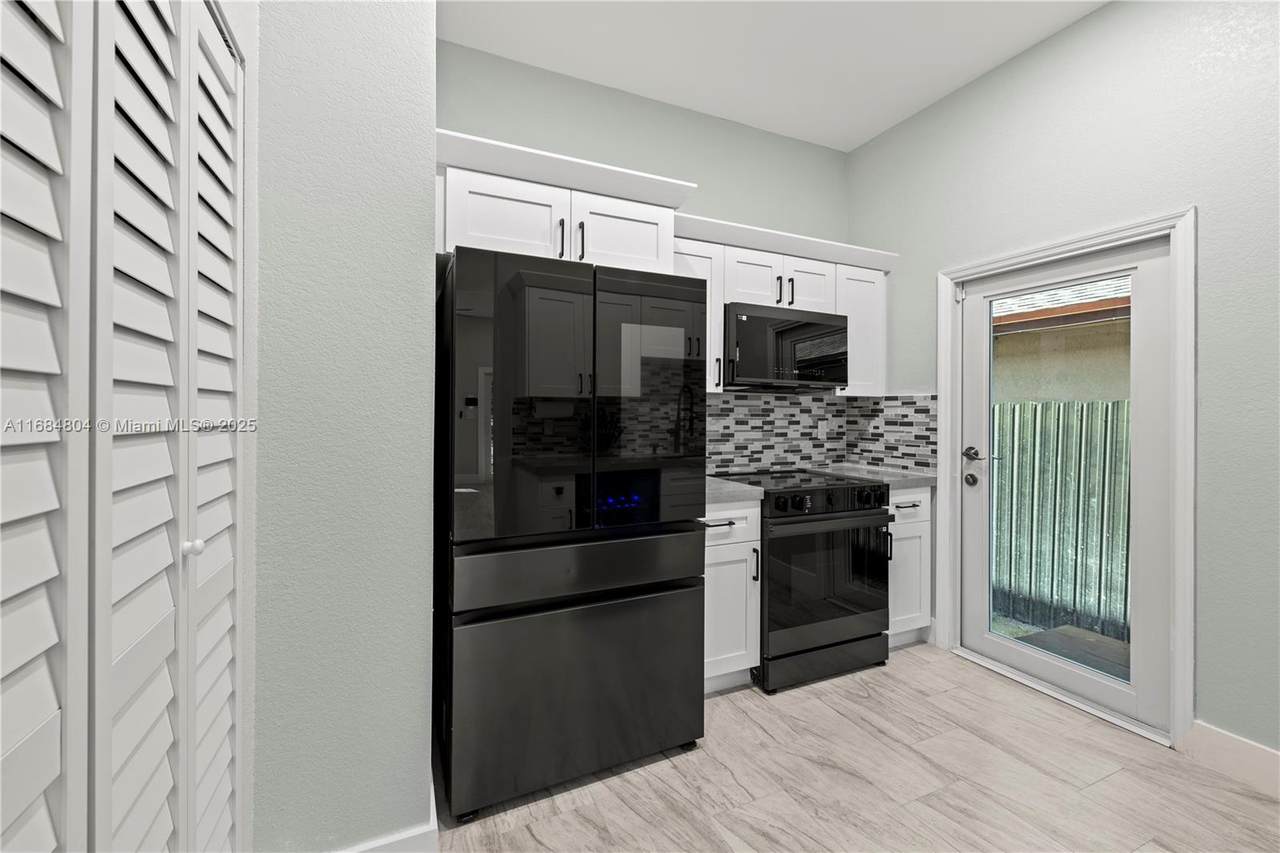1727 94th St - Photo 1