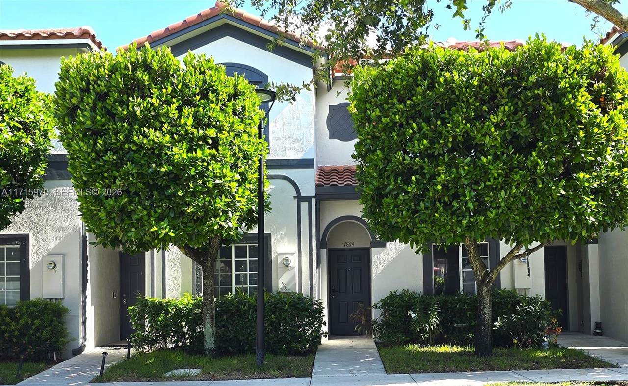 7854 Catalina Cir - Photo 1