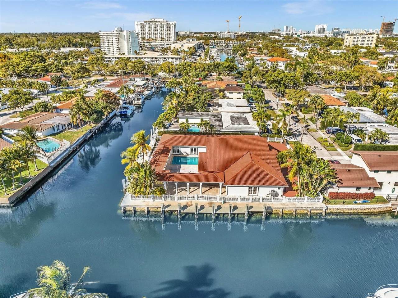 https://bt-photos.global.ssl.fastly.net/miami/1280_boomver_3_A11722549-2.jpg