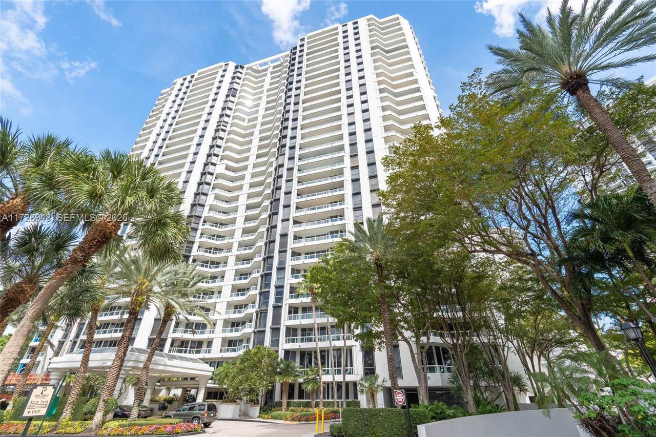 21205 Yacht Club Dr - Photo 1