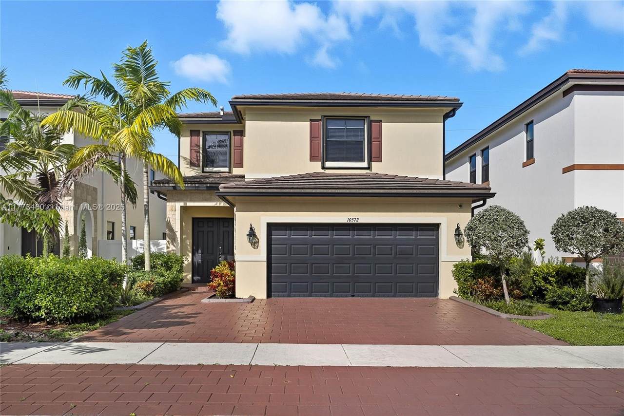 10572 35th Way - Photo 1