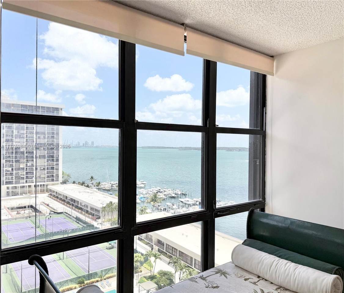 https://bt-photos.global.ssl.fastly.net/miami/orig_boomver_3_A11775984-2.jpg