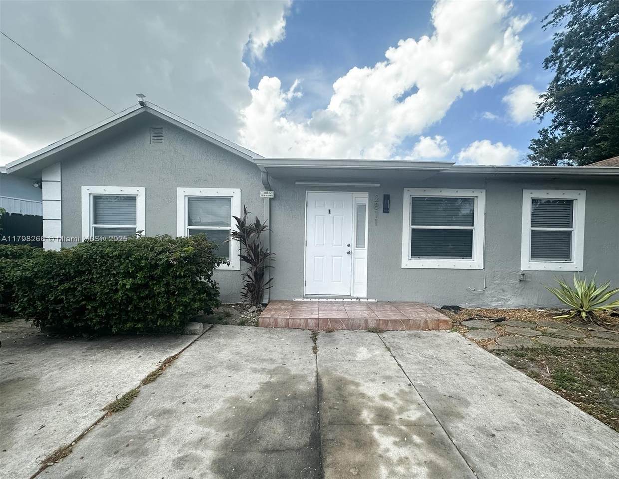 2811 88th St - Photo 1