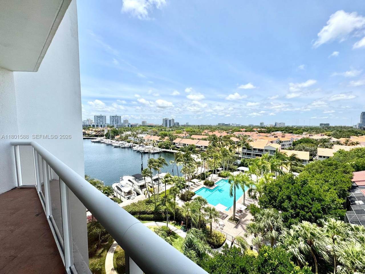 3610 Yacht Club Dr - Photo 1