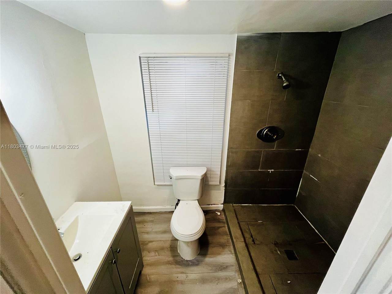 1927 Windsor Ave - Photo 1