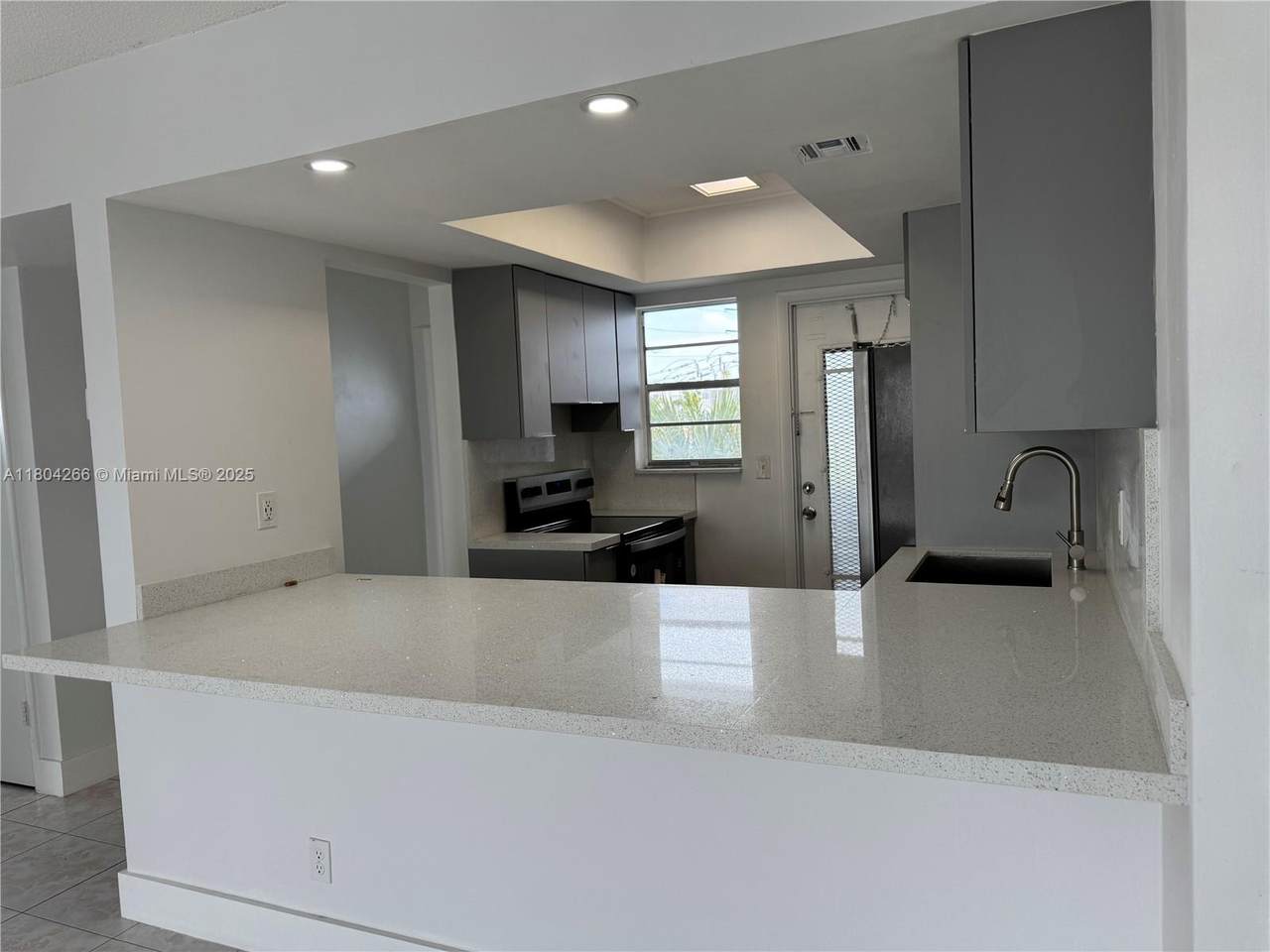 1333 Hallandale Beach Blvd - Photo 1
