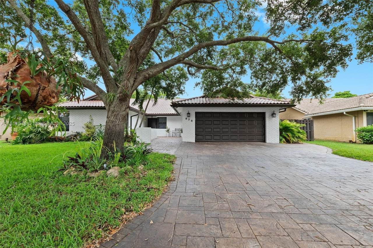 875 108th Ln - Photo 1