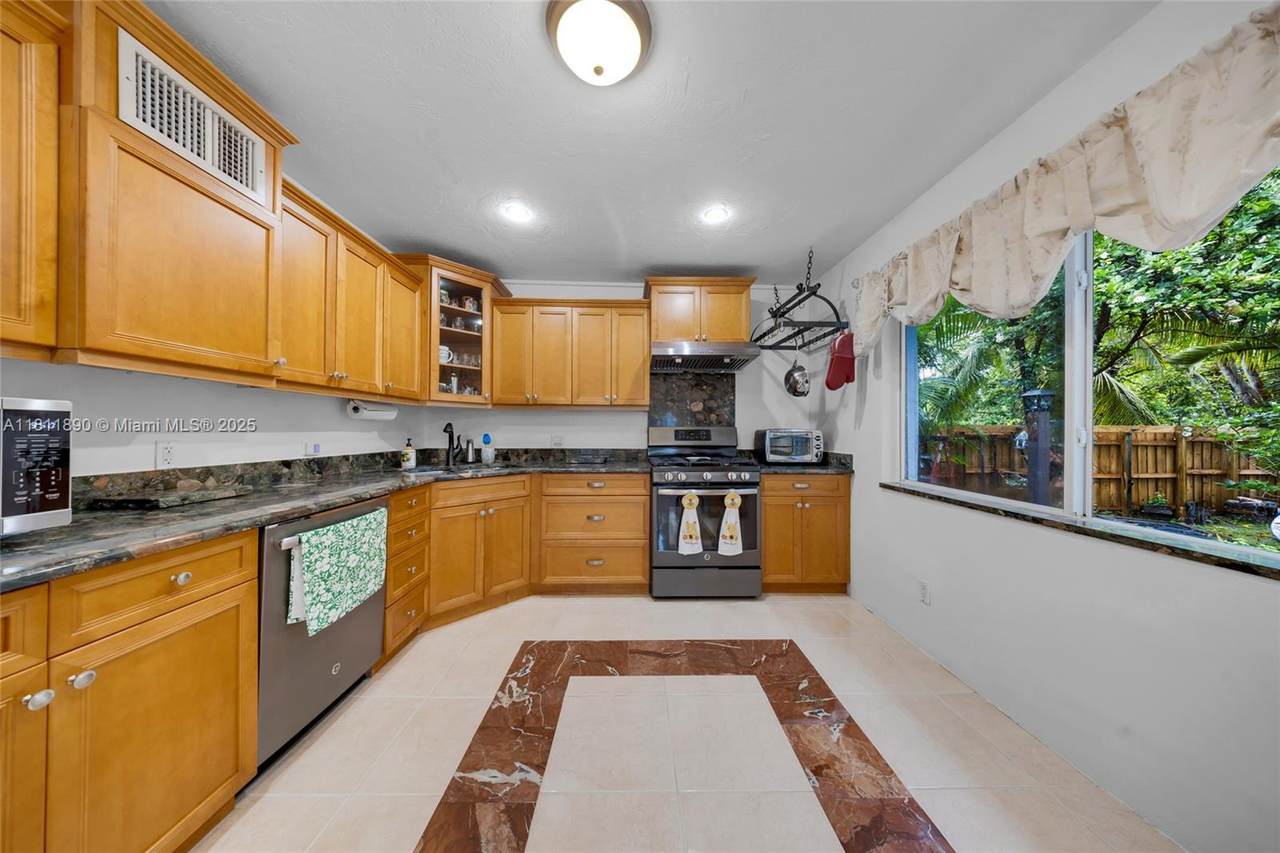 81 Hough Dr - Photo 1