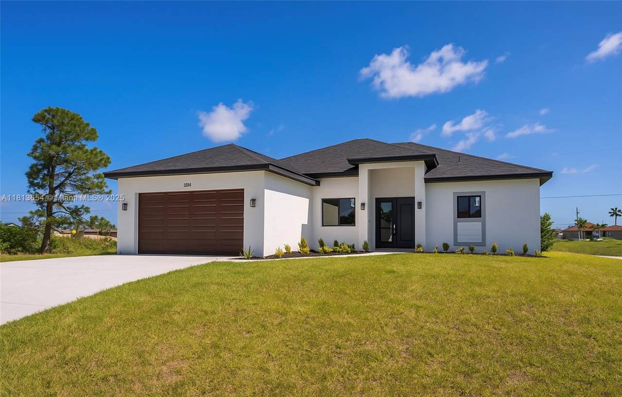 1728 Kismet Pkwy W - Photo 1