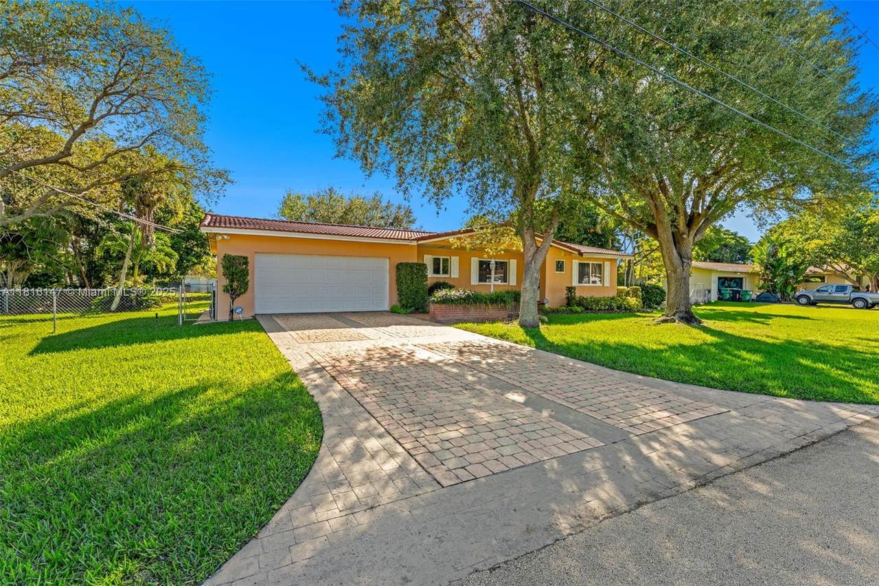 17221 87th Ct - Photo 1