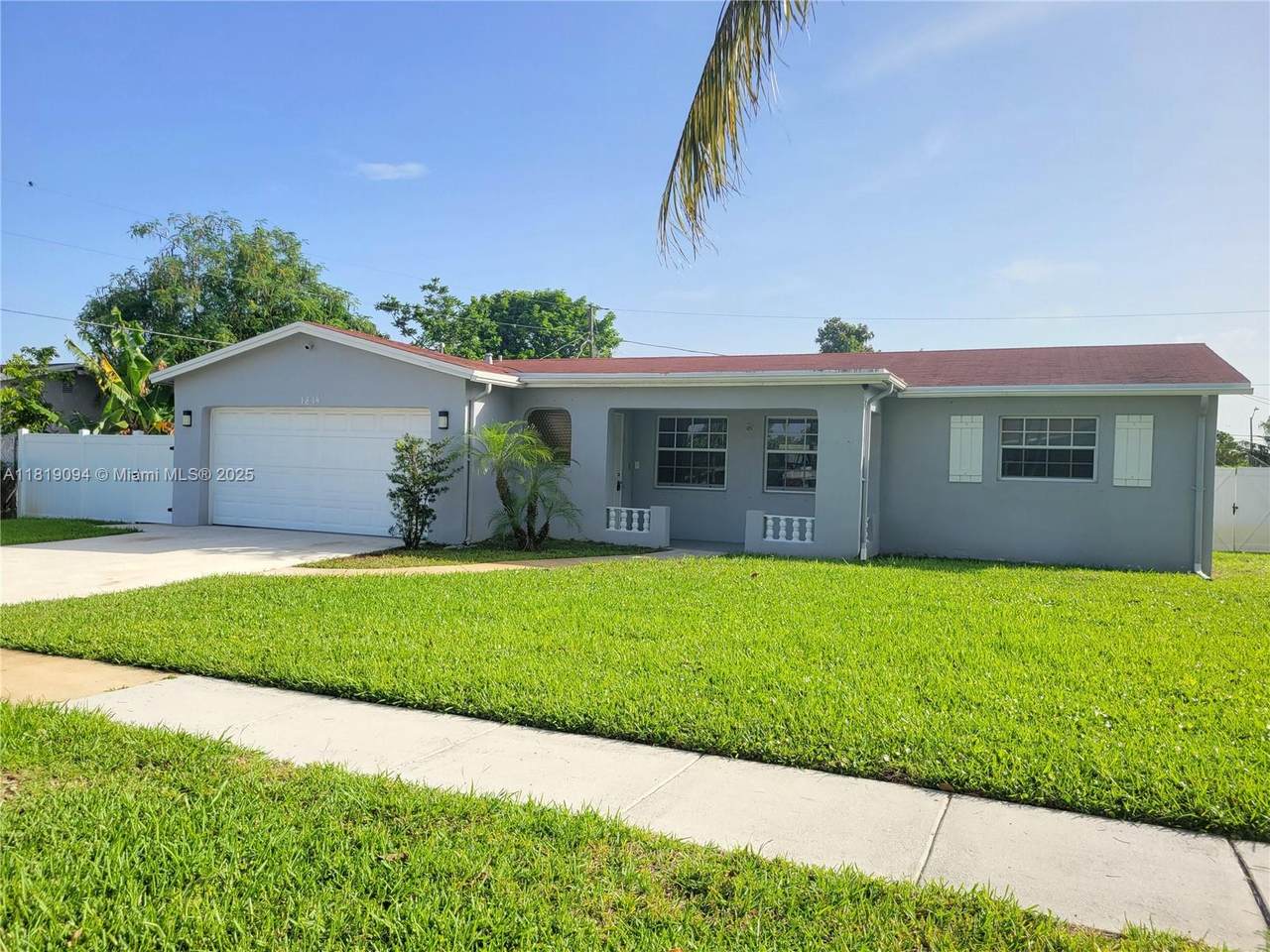 1814 Oakmount Dr - Photo 1