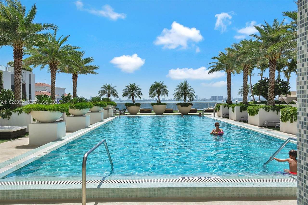 600 27th St - Photo 1