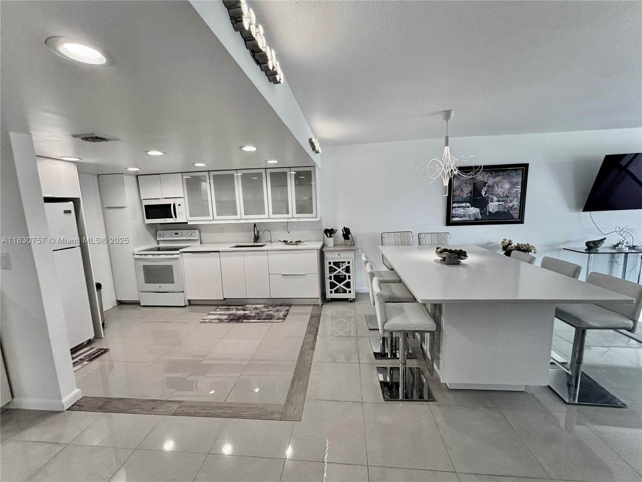 3051 Palm Aire Dr - Photo 1