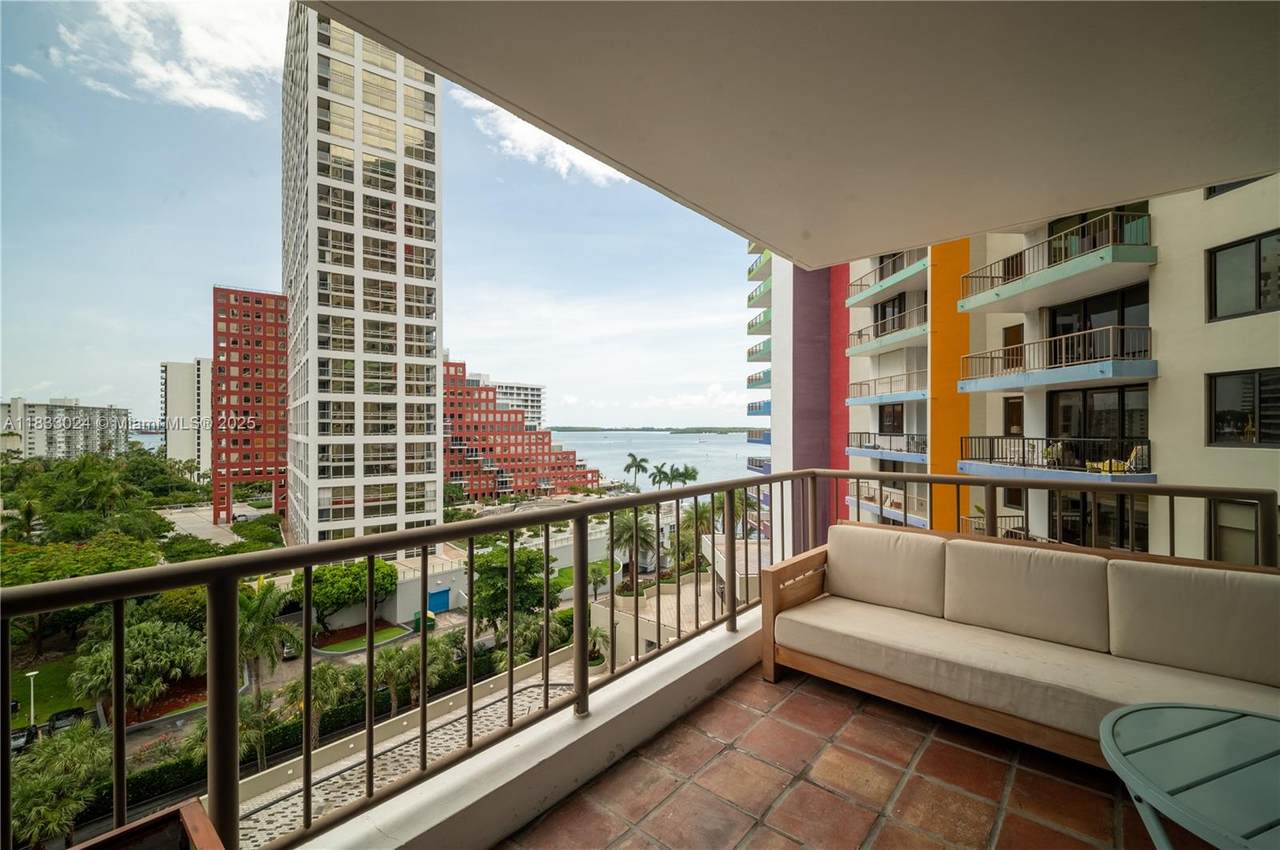 https://bt-photos.global.ssl.fastly.net/miami/1280_boomver_1_A11833024-2.jpg