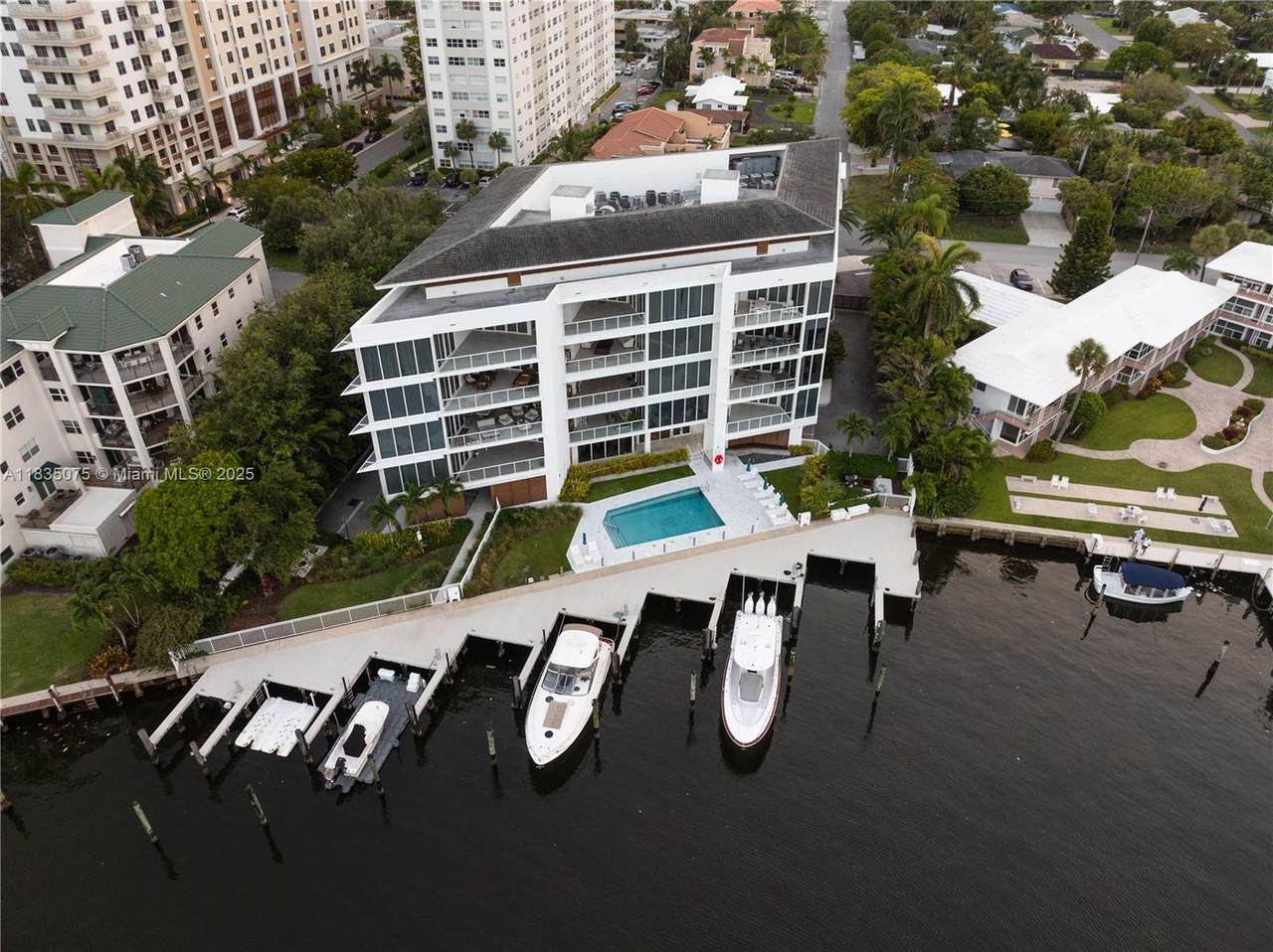 https://bt-photos.global.ssl.fastly.net/miami/1280_boomver_4_A11835075-2.jpg