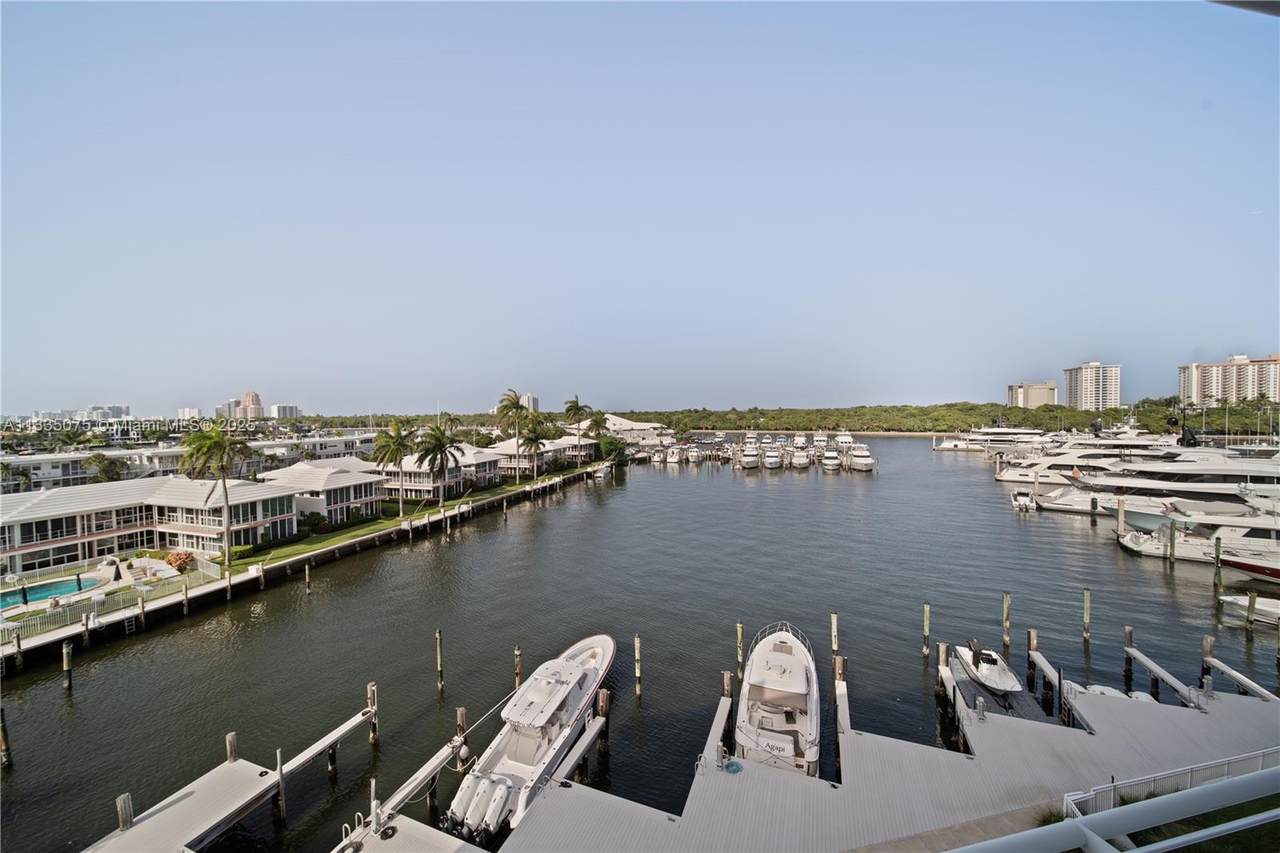 https://bt-photos.global.ssl.fastly.net/miami/1280_boomver_4_A11835075-2.jpg