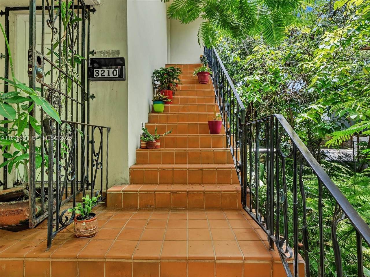 https://bt-photos.global.ssl.fastly.net/miami/1280_boomver_3_A11839361-2.jpg