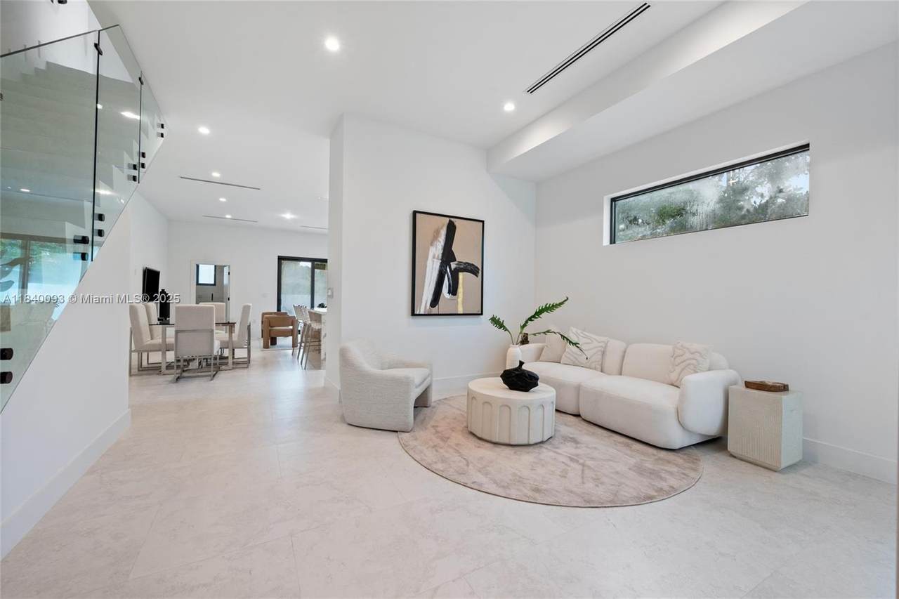 2937 21st St - Photo 1