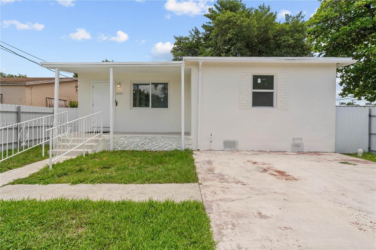 2103 63rd St - Photo 1