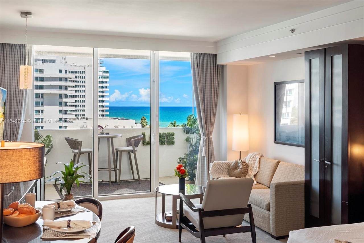 4391 Collins Ave - Photo 1