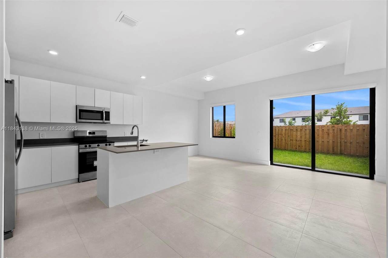 18968 344th Ter - Photo 1