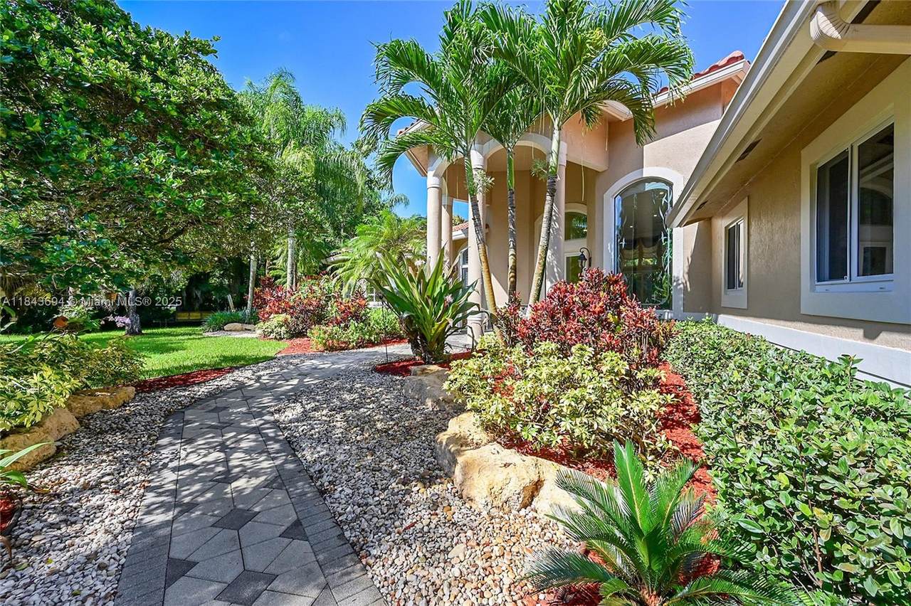 https://bt-photos.global.ssl.fastly.net/miami/1280_boomver_3_A11843694-2.jpg