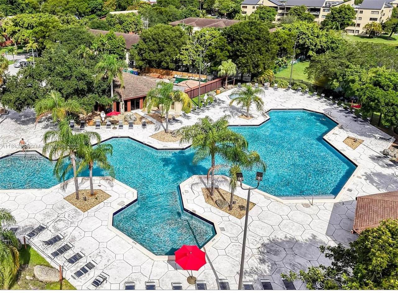 6914 114th Pl - Photo 1